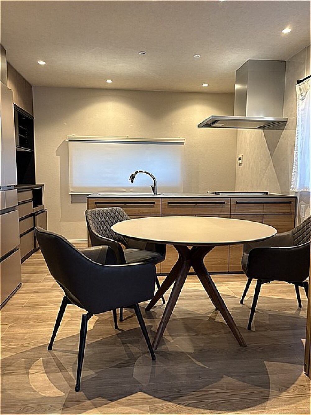 O様邸 LIXILリシェルの対面キッチンとダイニング リフォーム後の全景