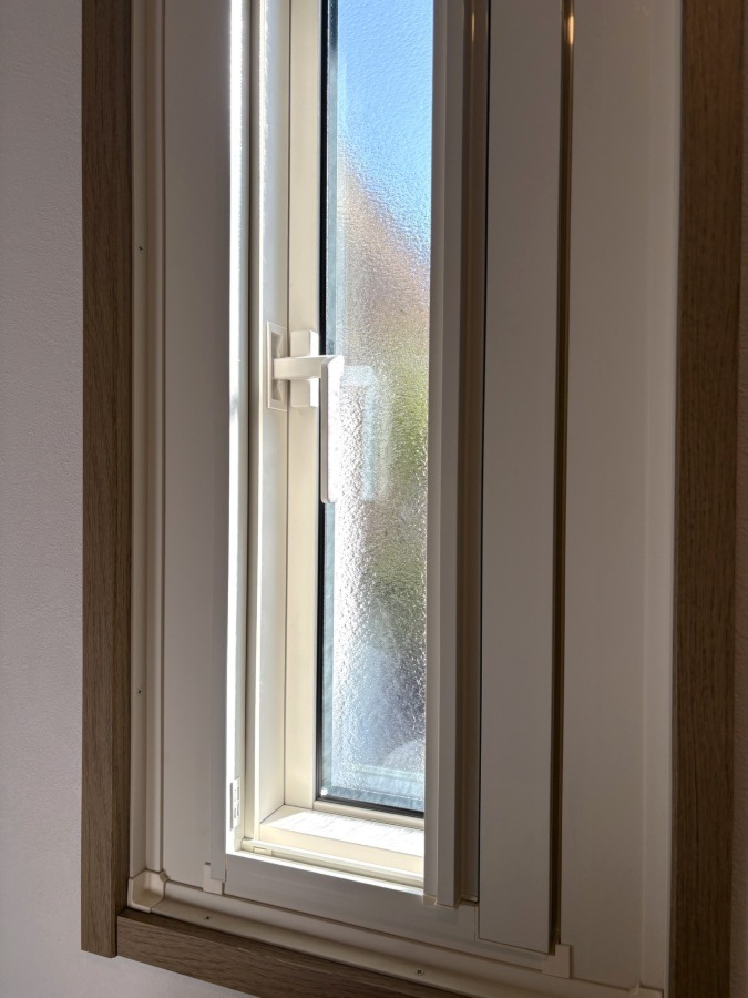 LIXILリプラスでルーバー窓から断熱窓へ交換した窓リフォーム