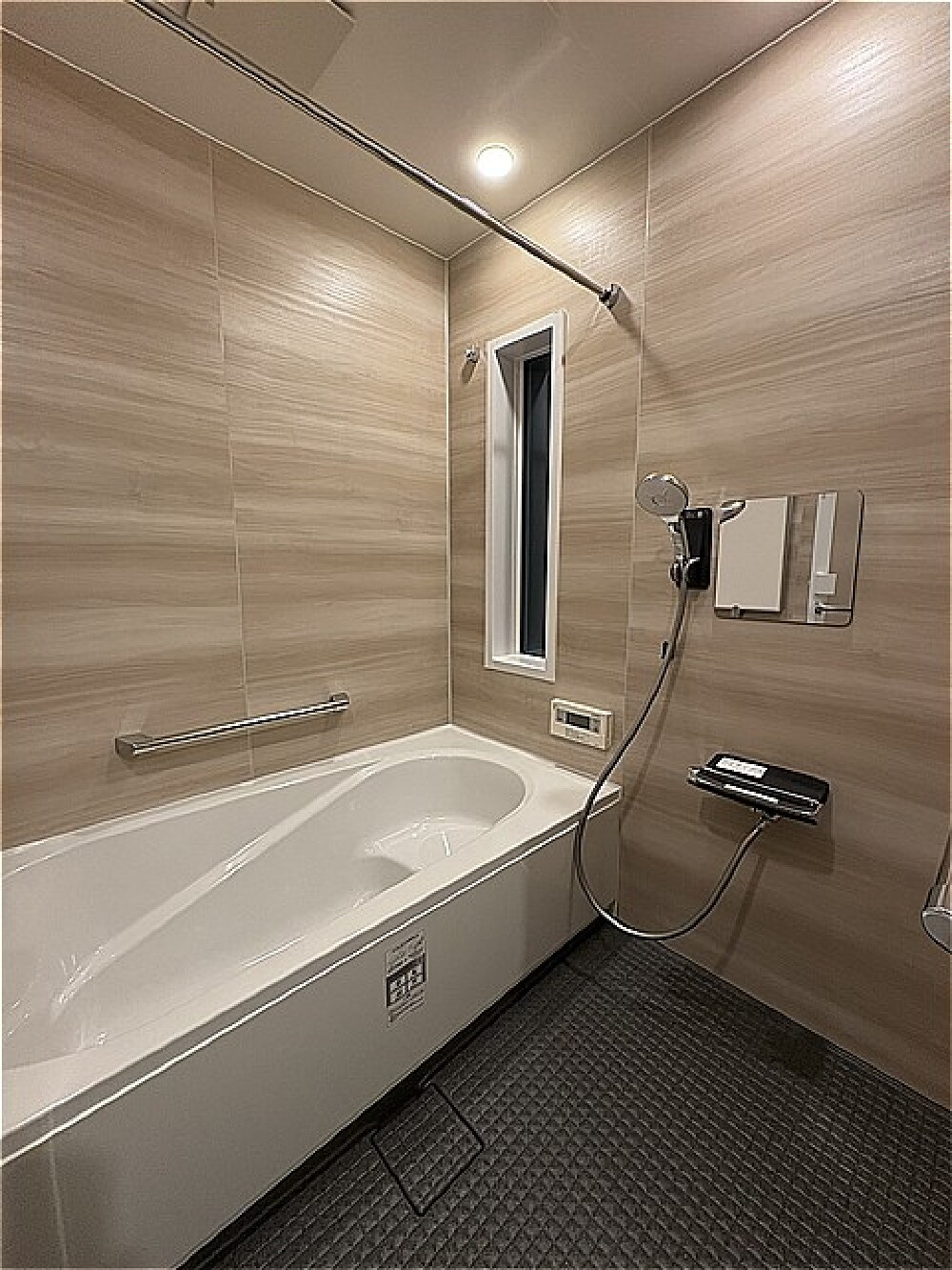 O様邸 浴室リフォーム後 LIXILリデア 全面張り壁とあたたかパックで暖かい浴室