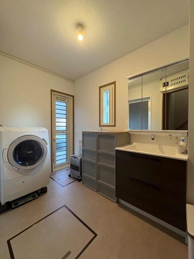 戸建て住宅の洗面リフォームで採用したLIXILクレヴィ750の洗面脱衣室