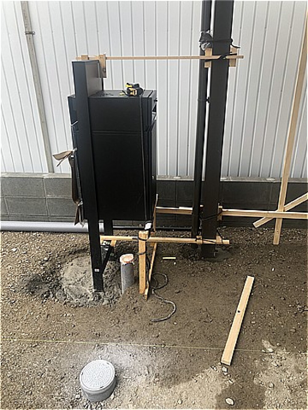 カーポート内に郵便受け・宅配ボックスを設置