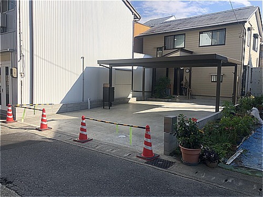 岐阜市S様邸｜母屋解体後に施工したカーポートと土間コンクリートの外構完成写真