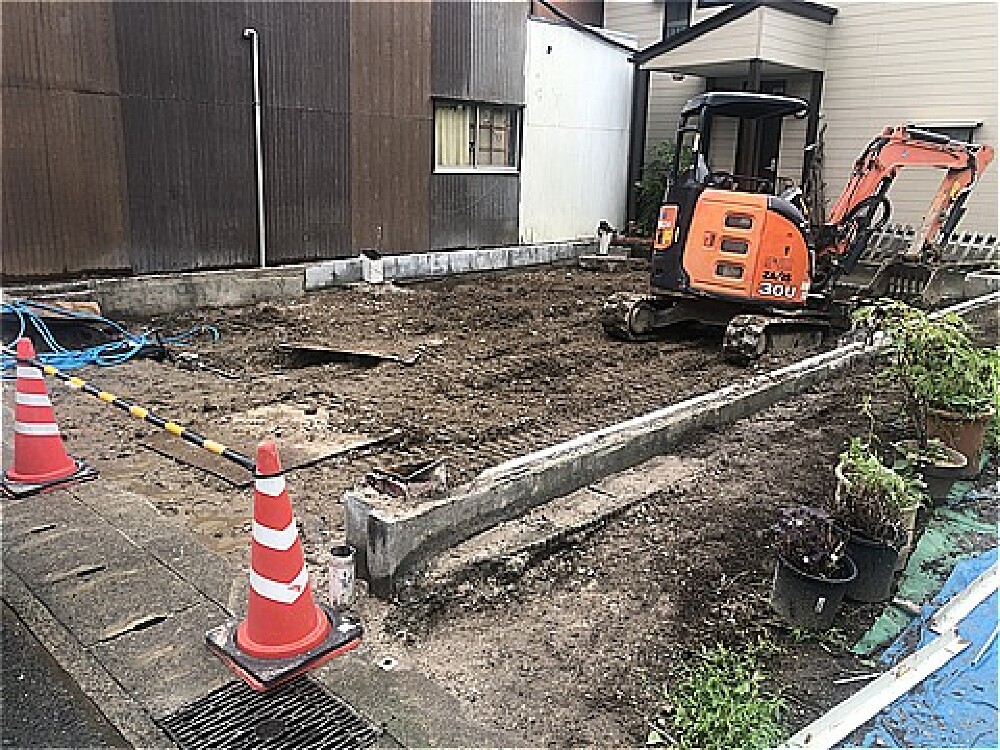 母屋解体後に整地作業を行っている様子｜岐阜市S様邸